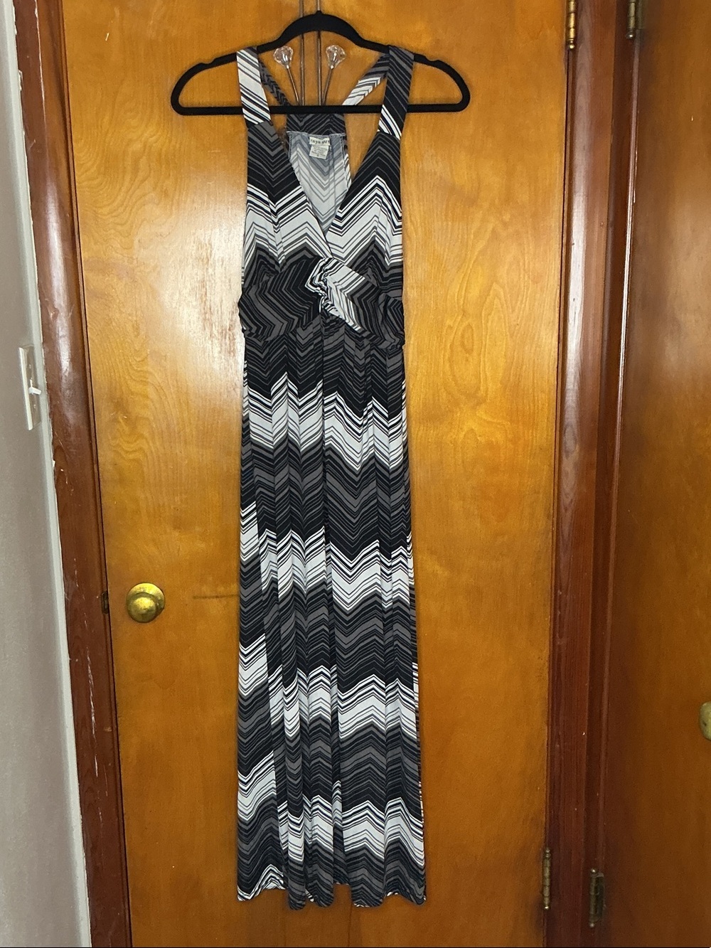 raya sun Black & White Chevron Maxi Dress